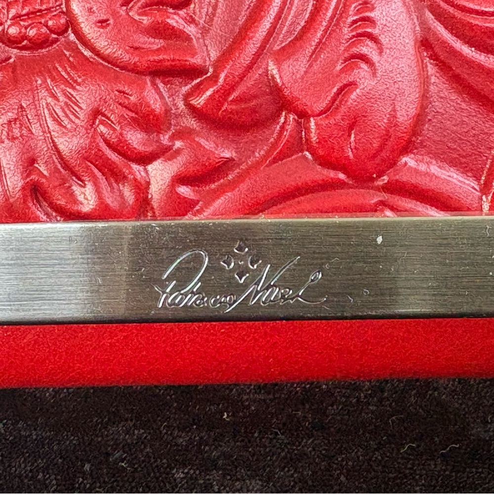 Patricia Nash Red Tooled Leather Wallet Floral Embossed Bifold - Picture 2 of 8
